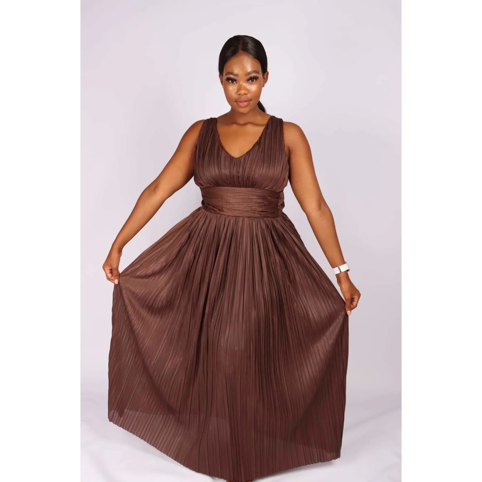 Aura Luxe Pleated Maxi Dress 👗✨🌹