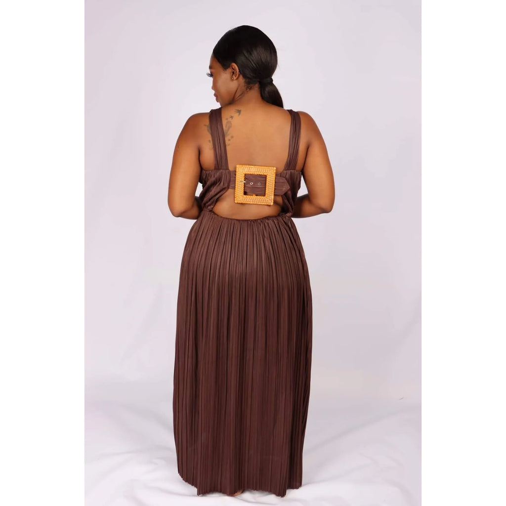 Aura Luxe Pleated Maxi Dress 👗✨🌹